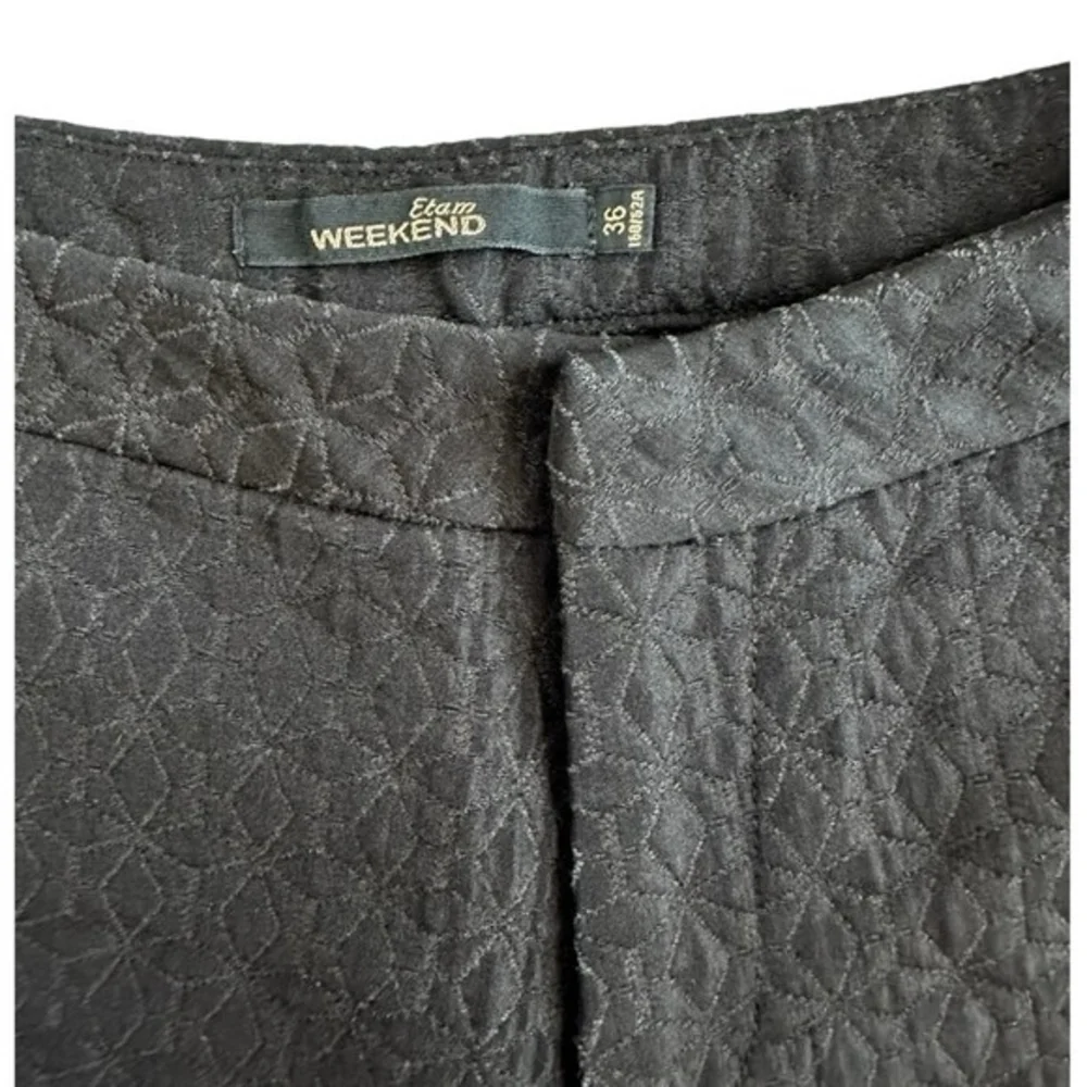 Etam Weekend Womens Black Quilted Floral Shorts 6 Ruffle Hem Cotton Blend VG